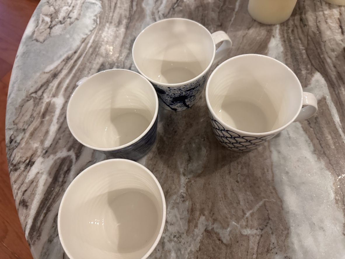 Set of 4 Blue and White Coffee Mugs - photo 3