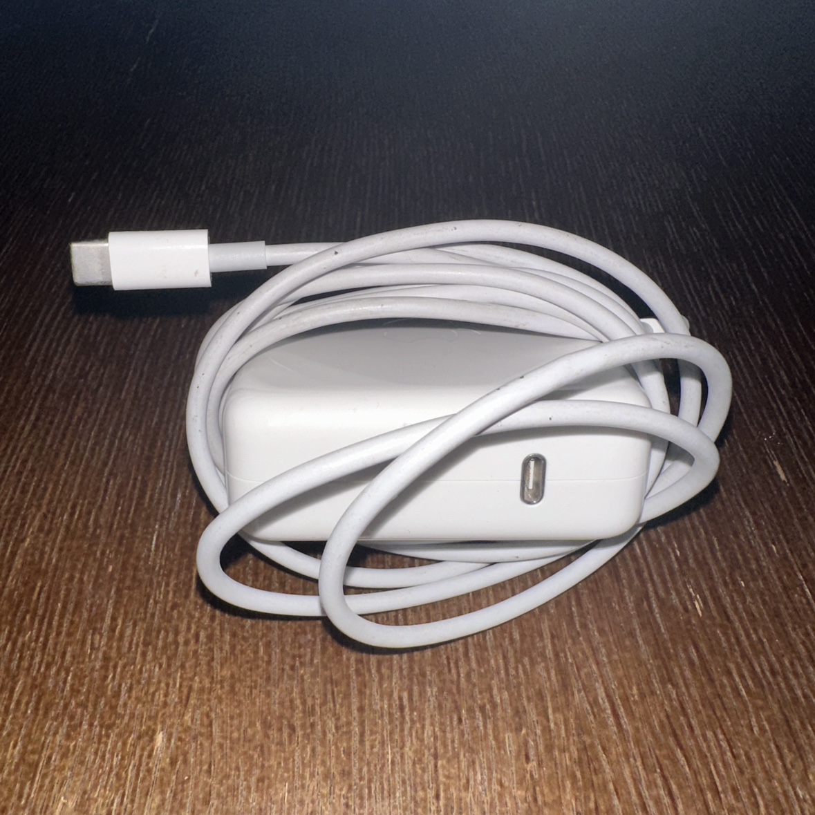 Apple MacBook 61W USB-C Power Adapter (Model A1718) - genuine - photo 2