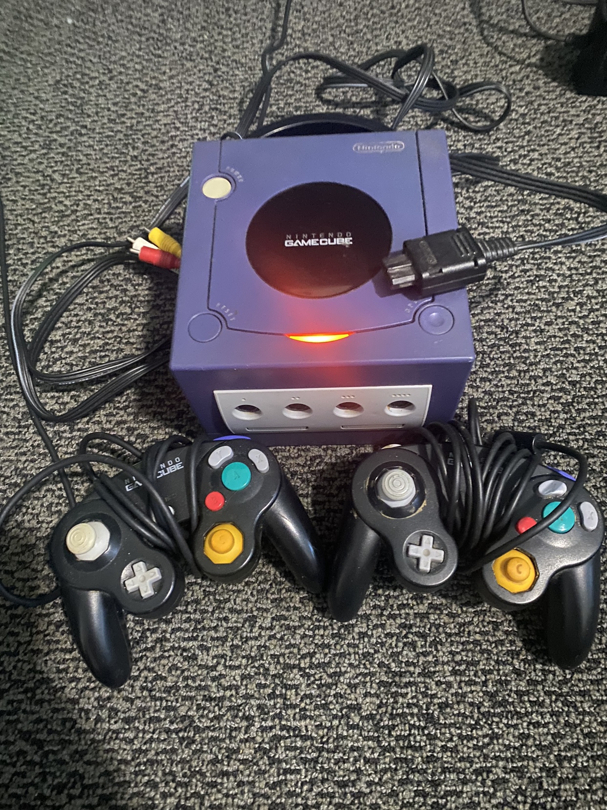 Purple OriginalGameCube System & Controller Bundle For Sale! thumbnail