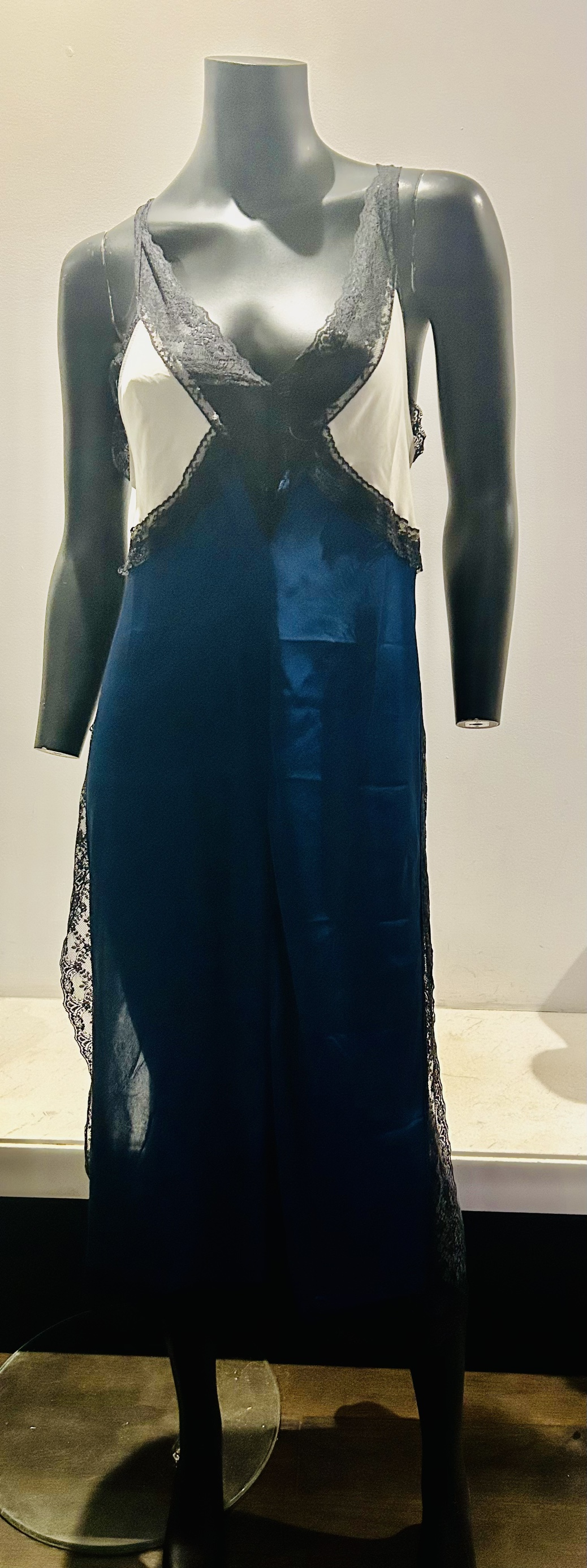 Free people sexy lace trimmed slip dress image indicator(2)