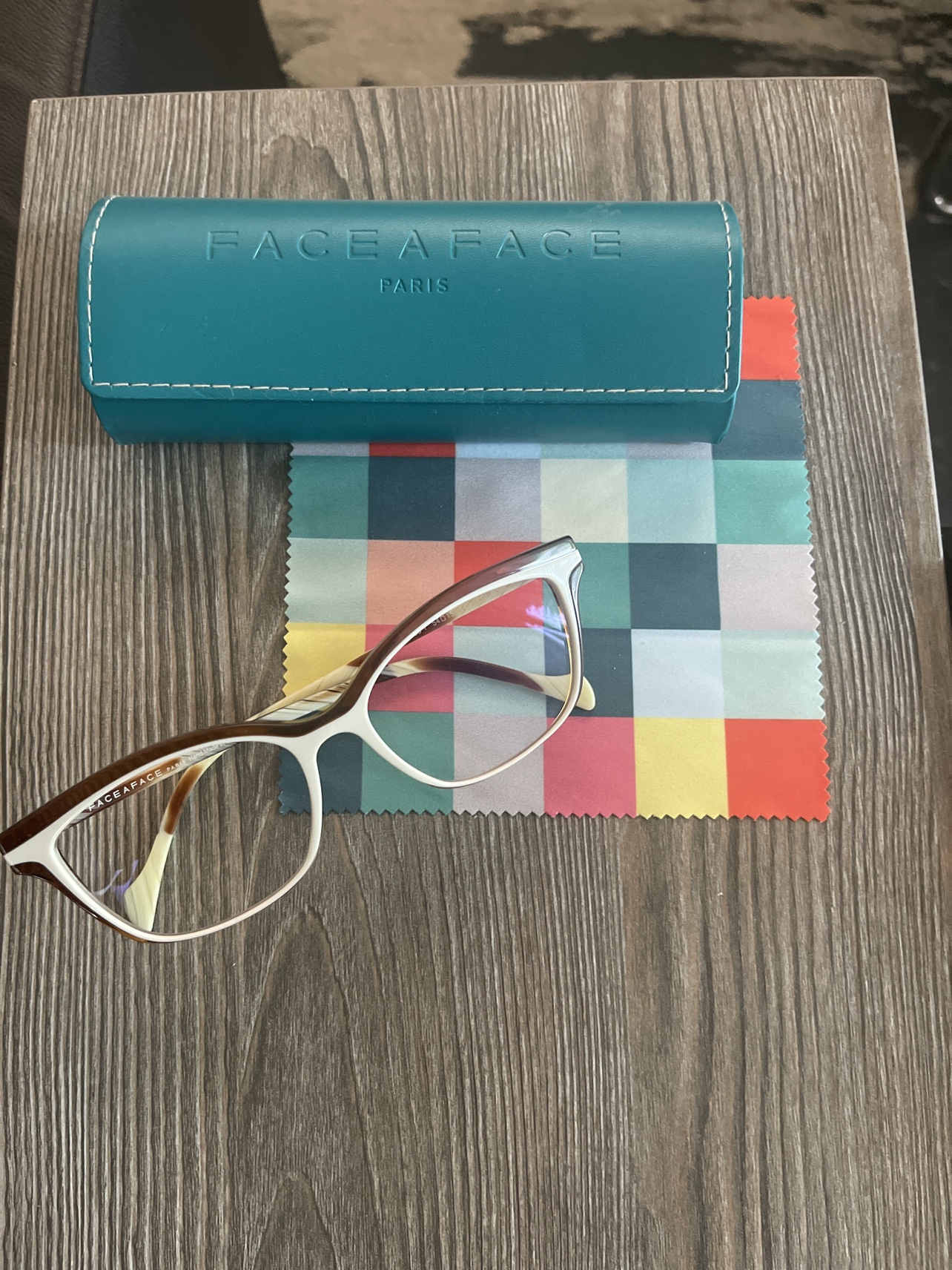 Glasses wome image indicator(7)