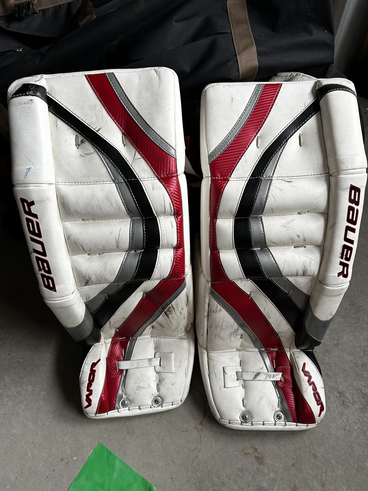 Goalie pads thumbnail