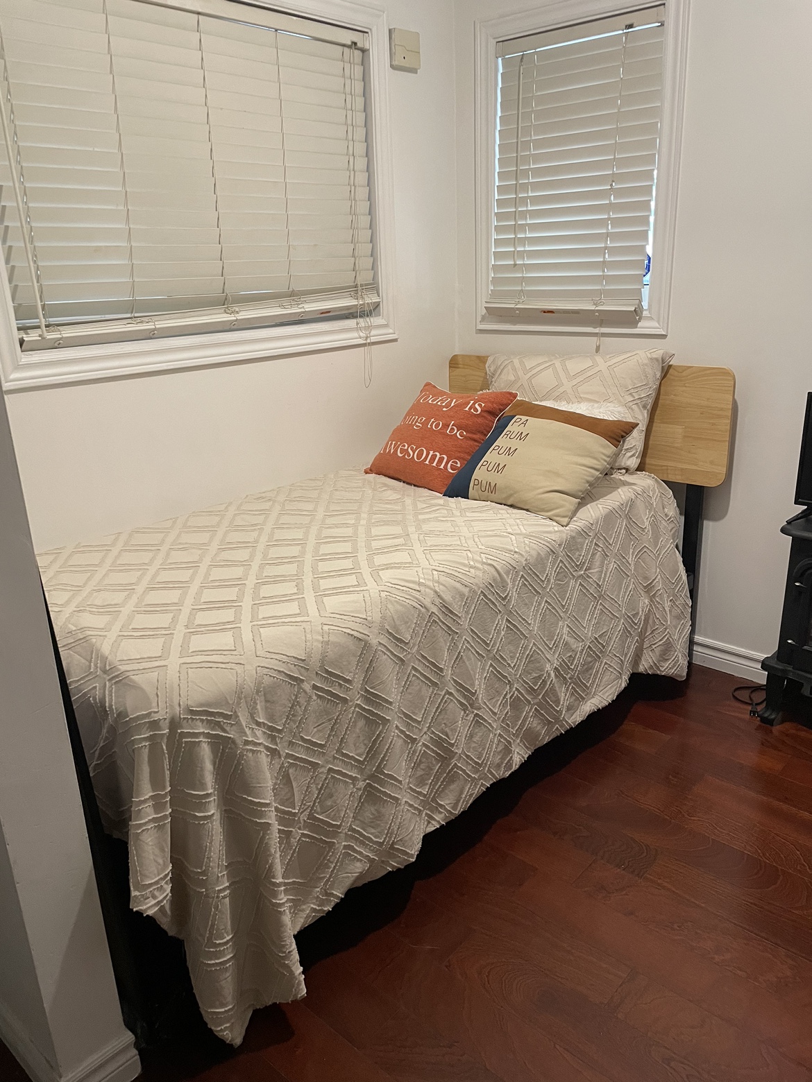 Single Bed Frame with Mattress image indicator(2)