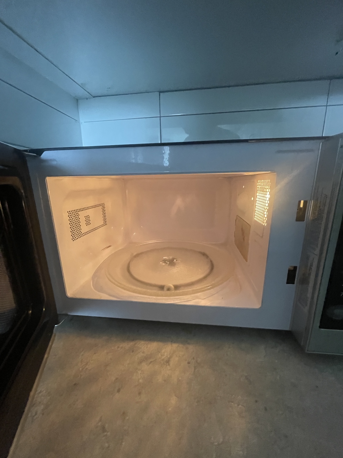 Hamilton Beach Microwave - photo 4