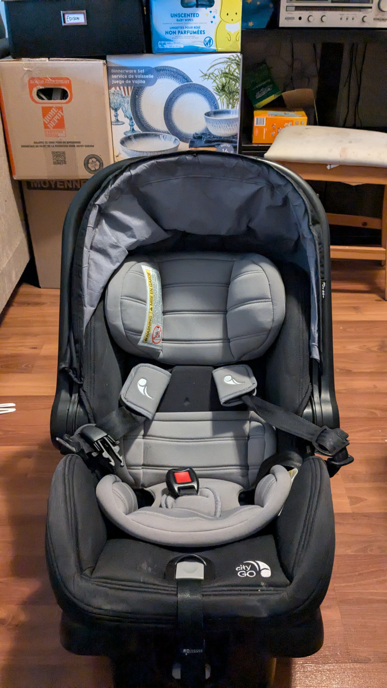 Baby Jogger City Go Car Seat & 2 Bases - photo 2