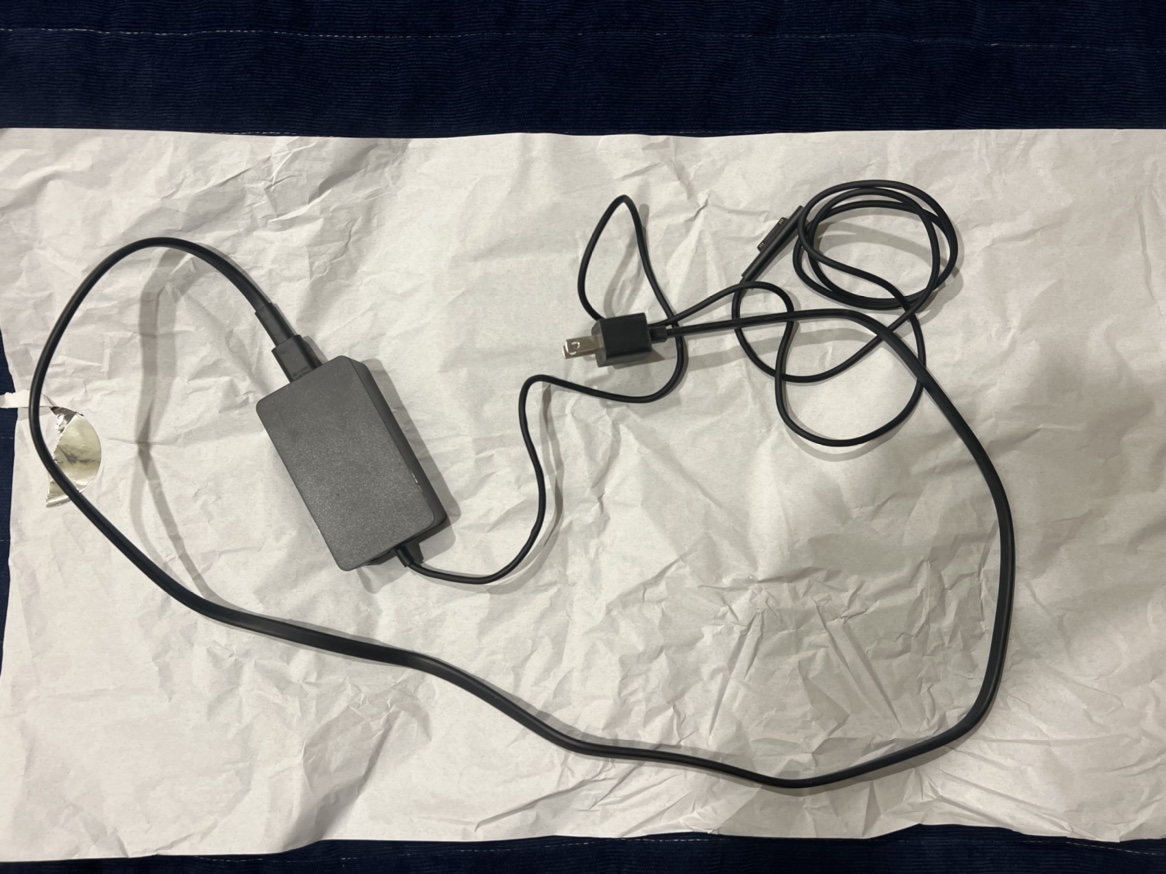 Microsoft surface charger - photo 2
