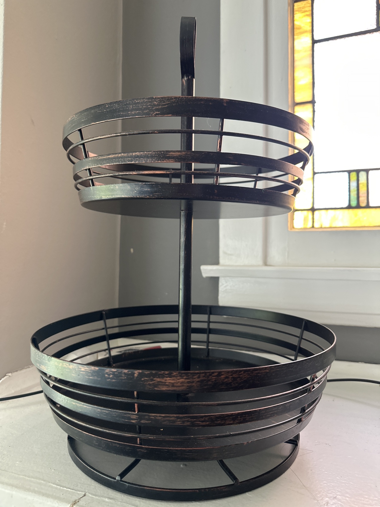 Rotating organizer/fruit bowl