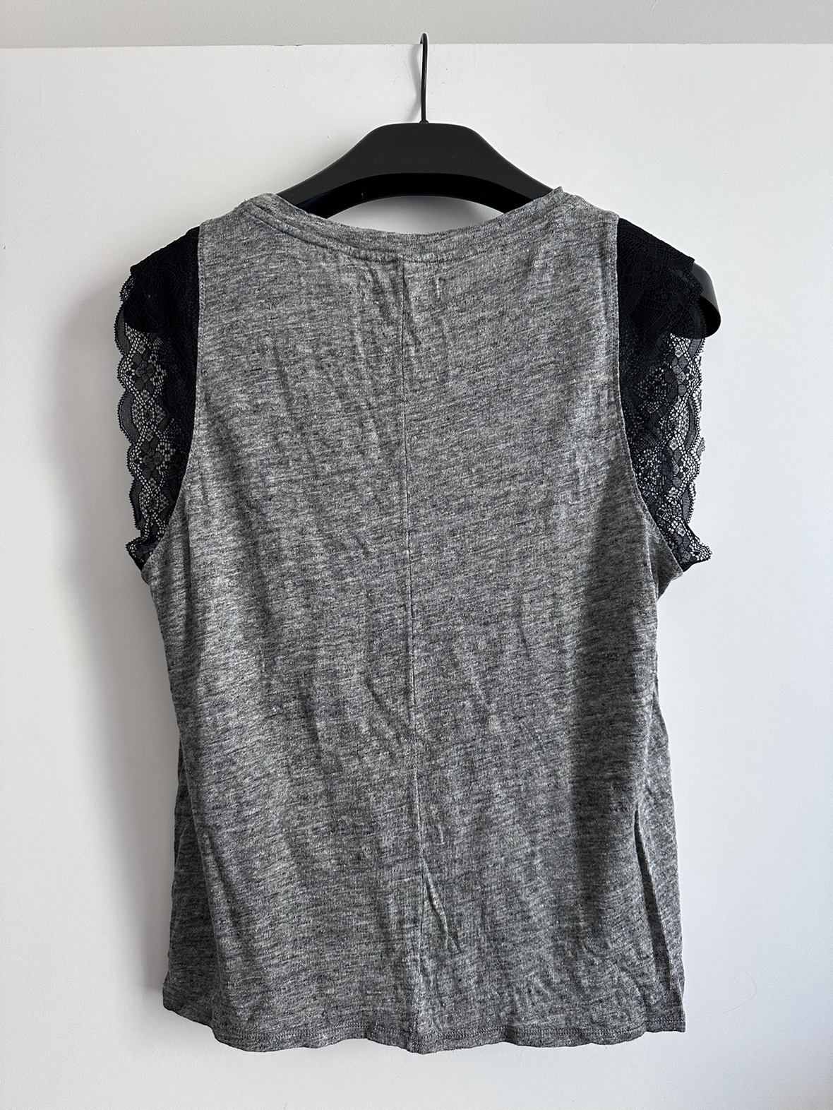 T with lace details. - photo 2