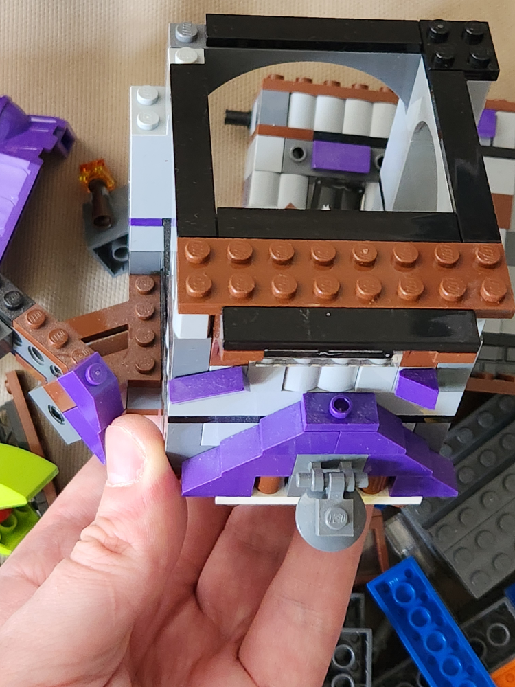 LEGO Scooby-Doo Haunted Lighthouse 75904 - photo 2