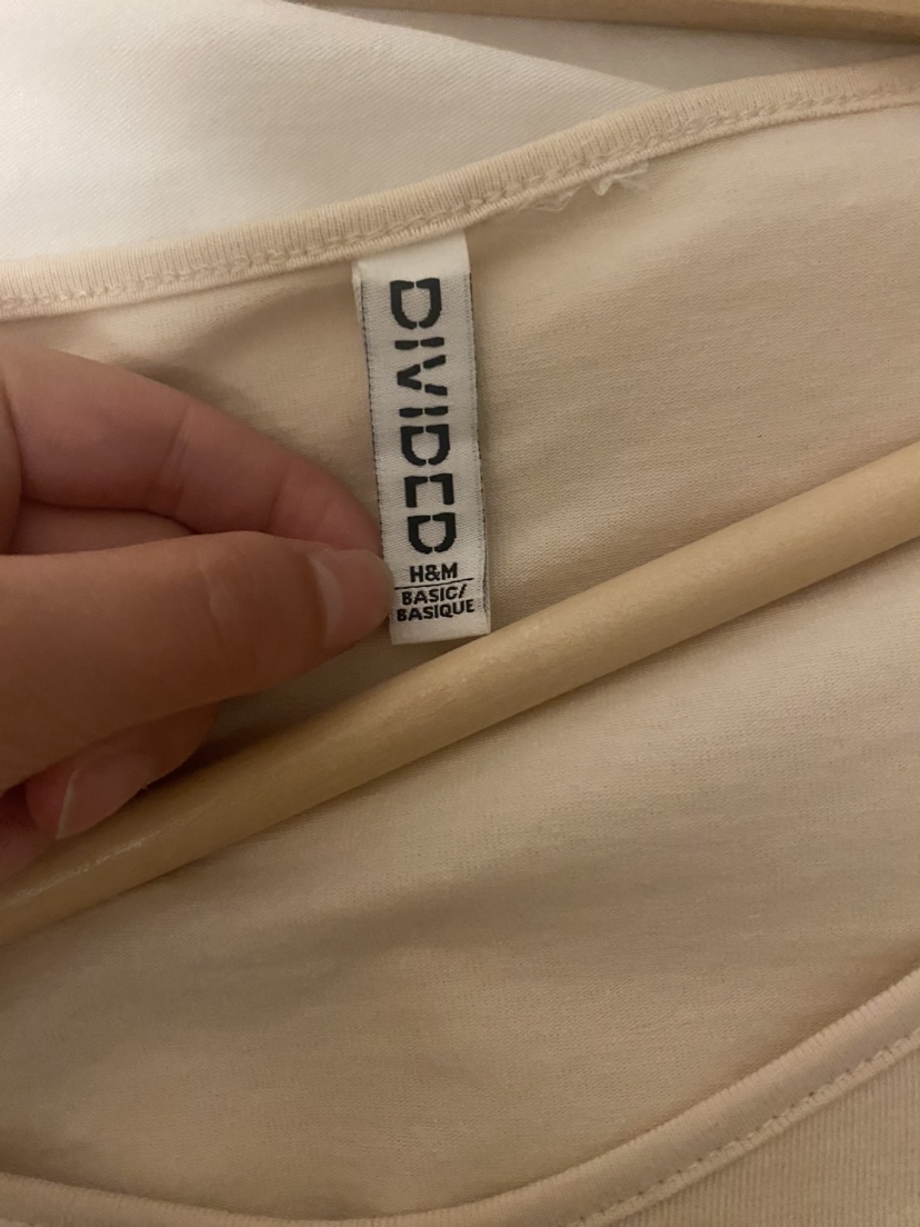 H&M long sleeve image indicator(3)