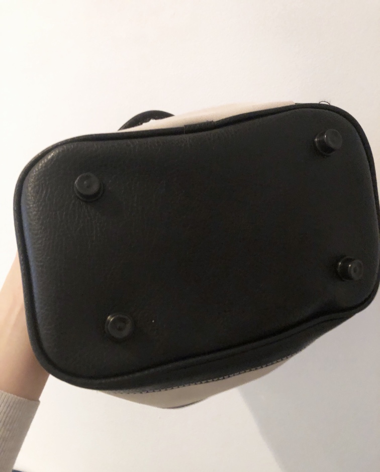 Beige Toiletry Travel Bag image indicator(4)