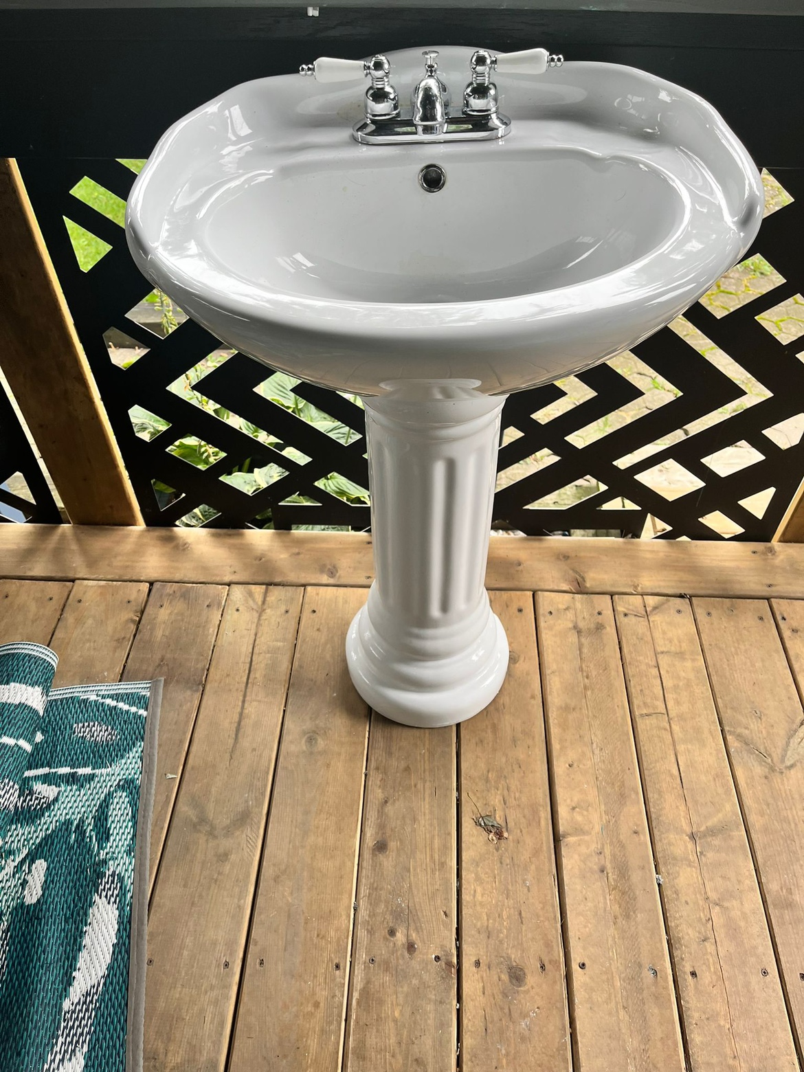 Pedestal Sink thumbnail