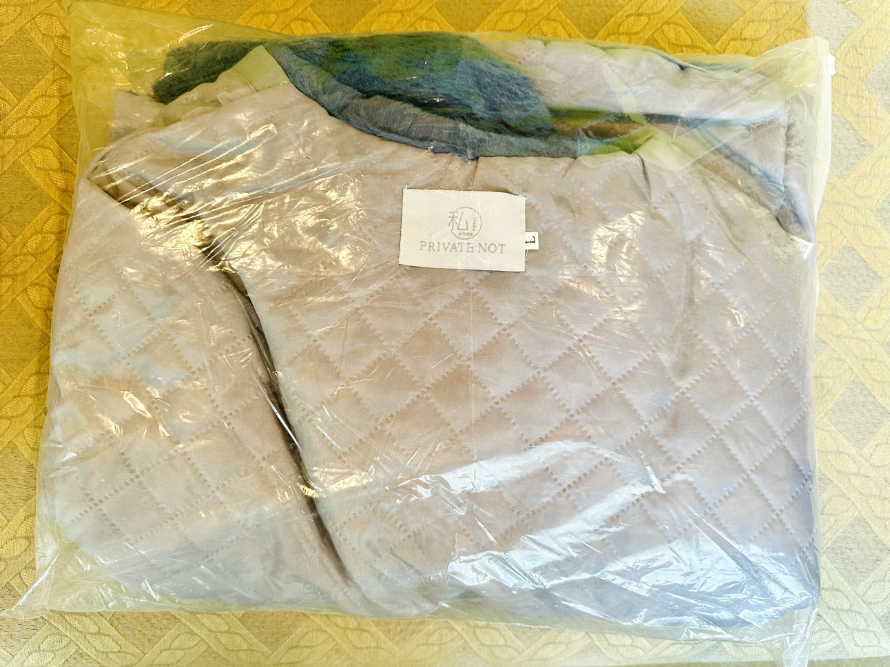 Fuzzy woman's Outcoat image indicator(2)