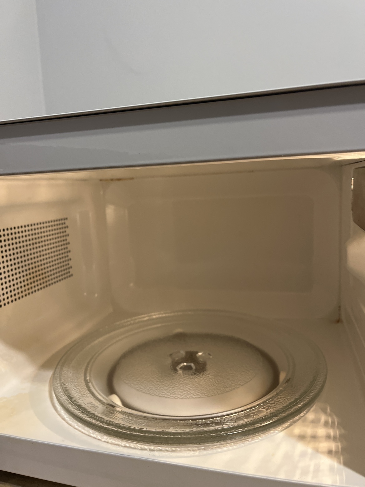 RCA brand Microwave - photo 3
