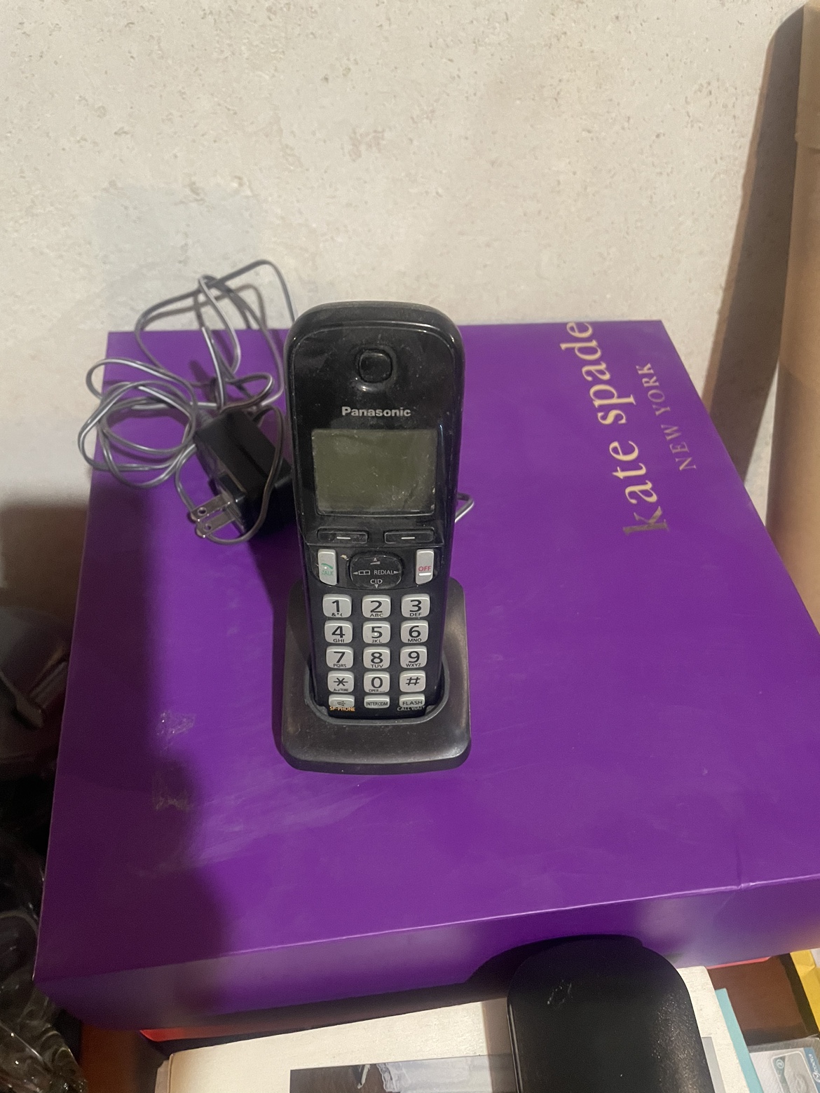 Panasonic Cordless Phone with stand and charger - photo 2