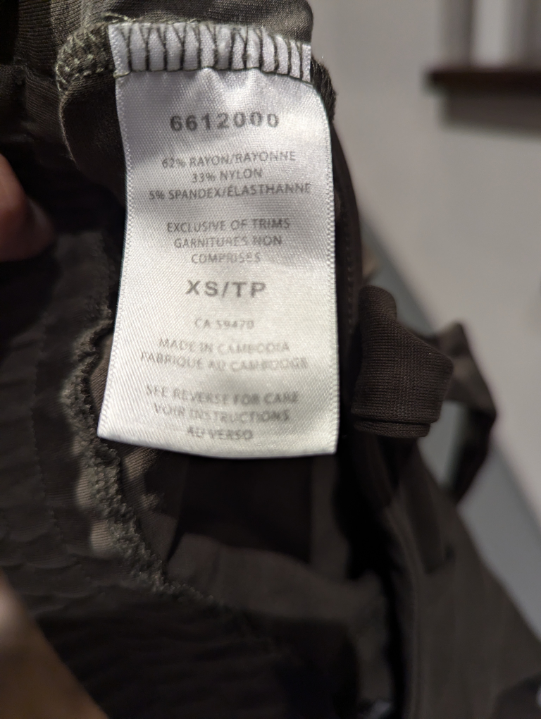 Casual dark olive green cropped pants image indicator(3)