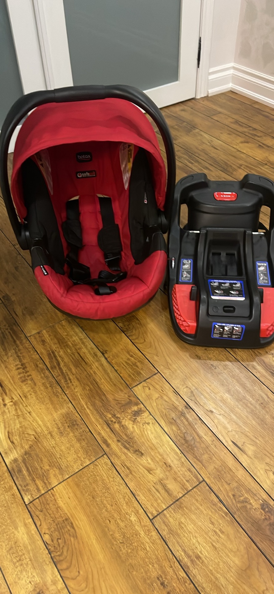 Britax B-Safe 35 Infant Car Seat expired