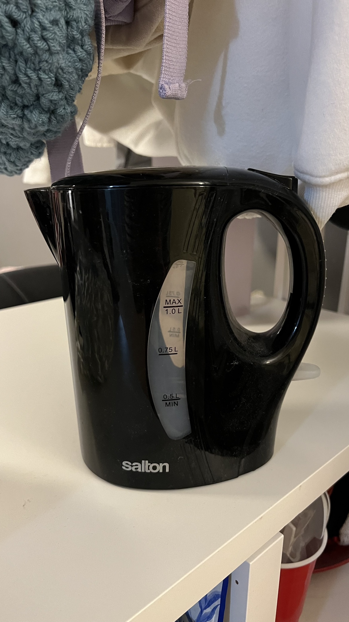 MOVING SALE - Used eletronic kettle thumbnail
