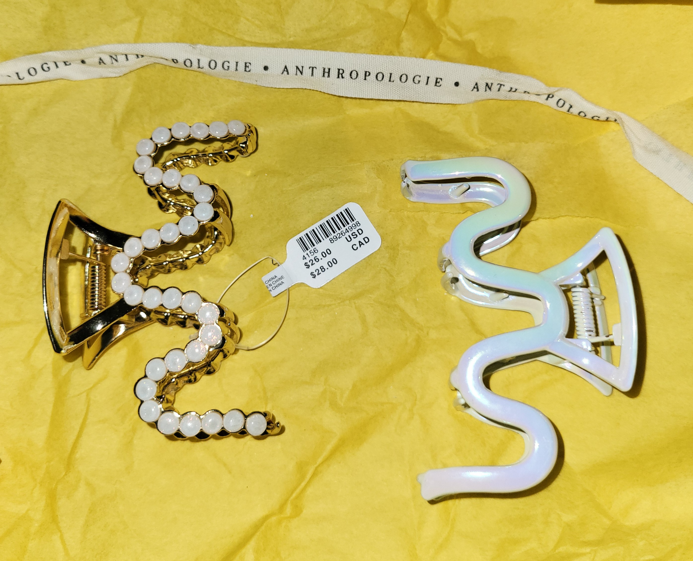 ❣️ New w Tags Anthropologie Hair Claw Clips Iridescent Pearl image indicator(4)