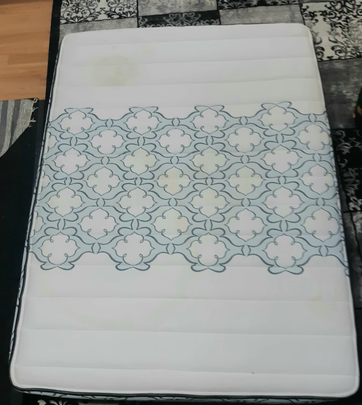 Queen Size Mattress - photo 2
