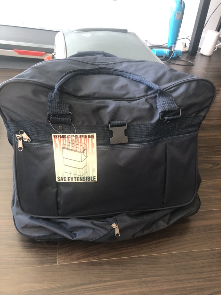 Expandable duffle bag with wheels thumbnail