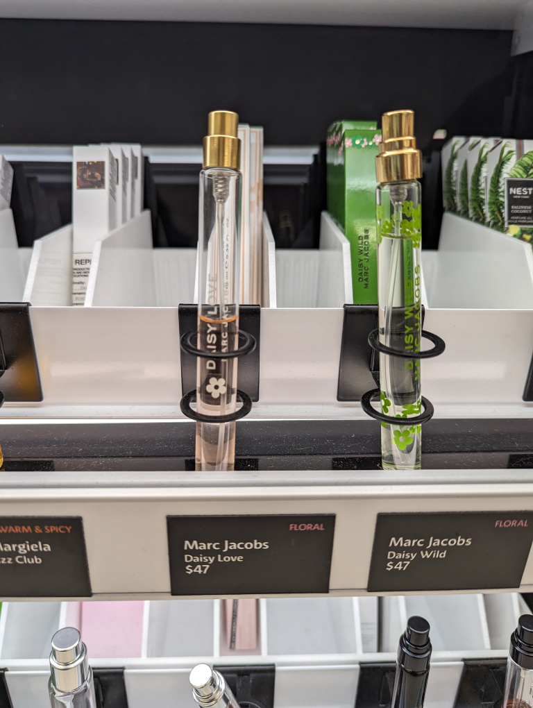 Marc Jacobs, Valentino, Tory Burch Perfume Options image indicator(3)