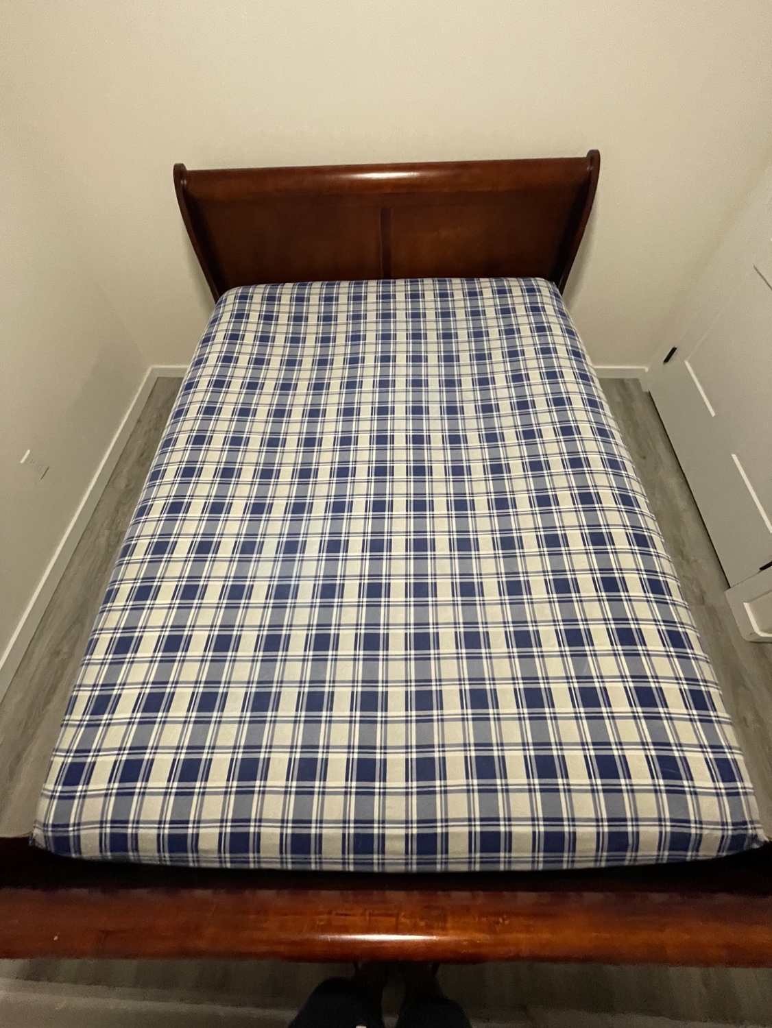 Queen Size Bed Frame with 2 Nightstands - photo 4