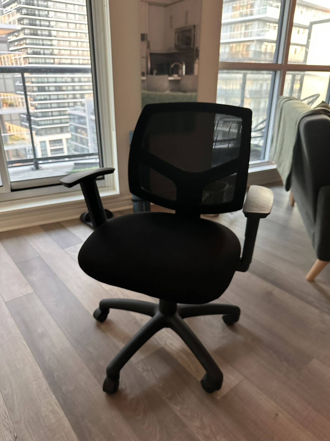Black Desk Chair