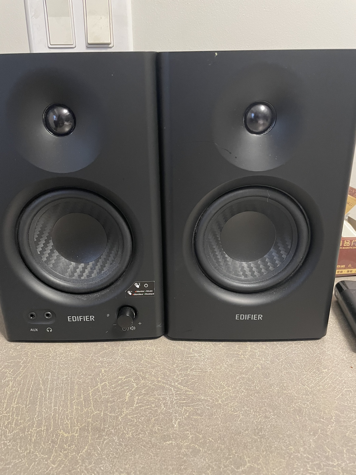Edifier MR4 Speakers studio monitor speaker thumbnail