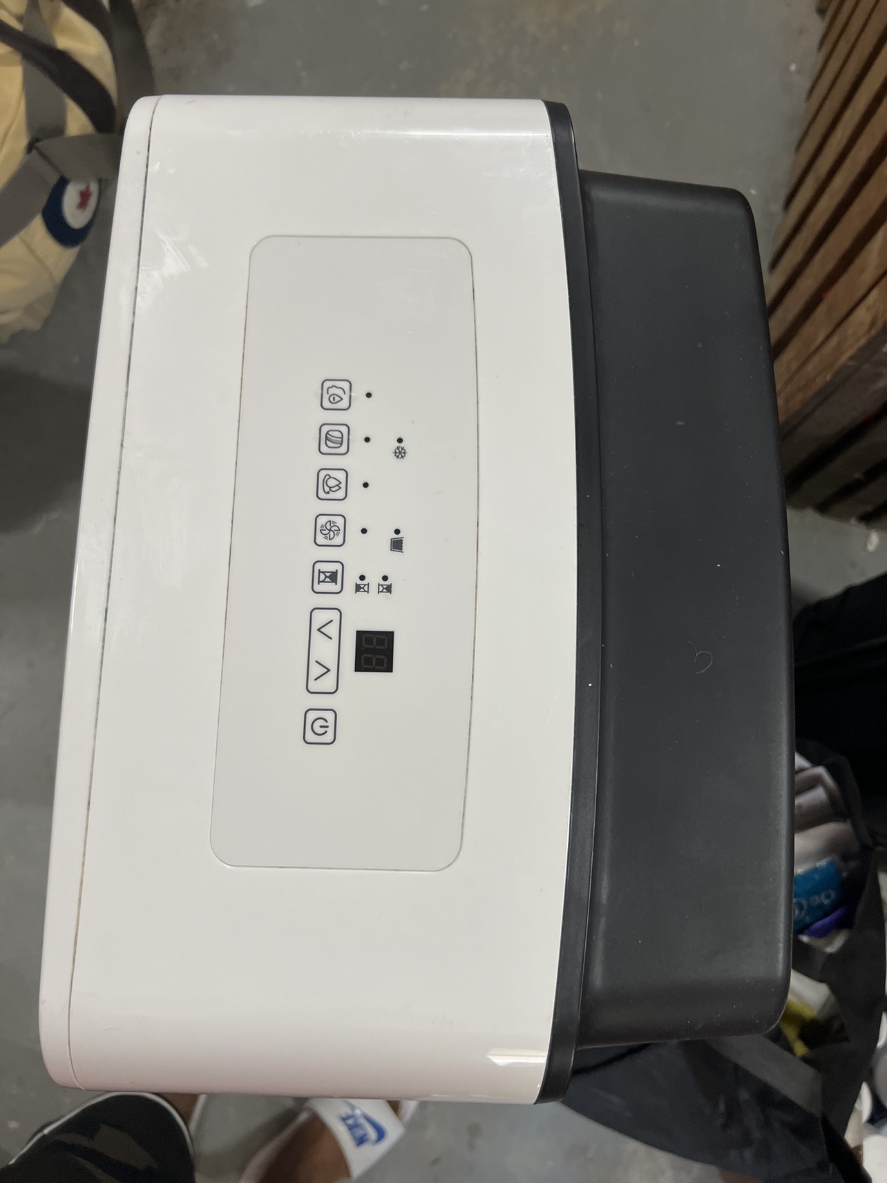 Danby Premiere Dehumidifier image indicator(2)