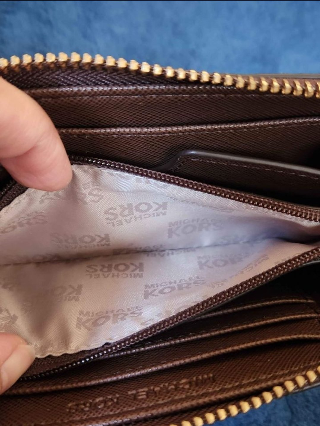 Authentic Michael Kors zipper wallet - photo 5