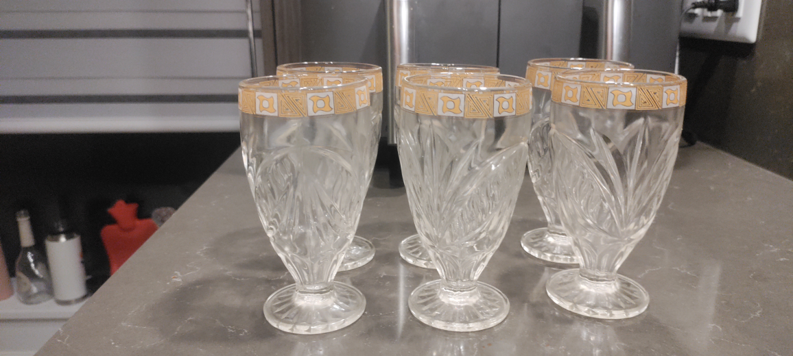 Set of 6 Gold Printed Trimmed Glasses image indicator(3)