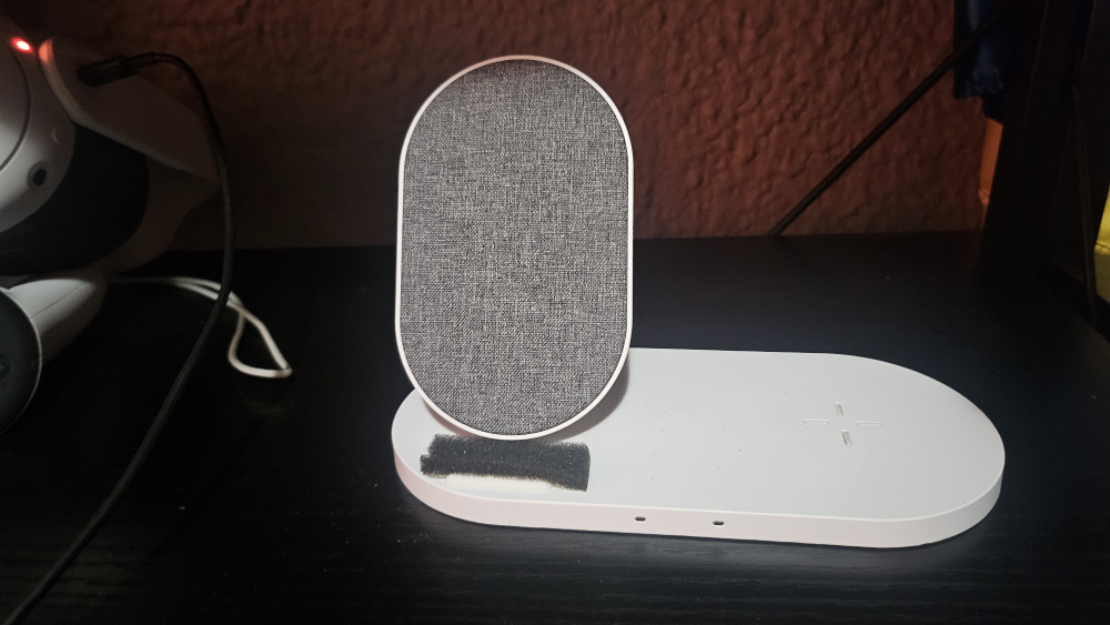 blue hive wireless charger thumbnail