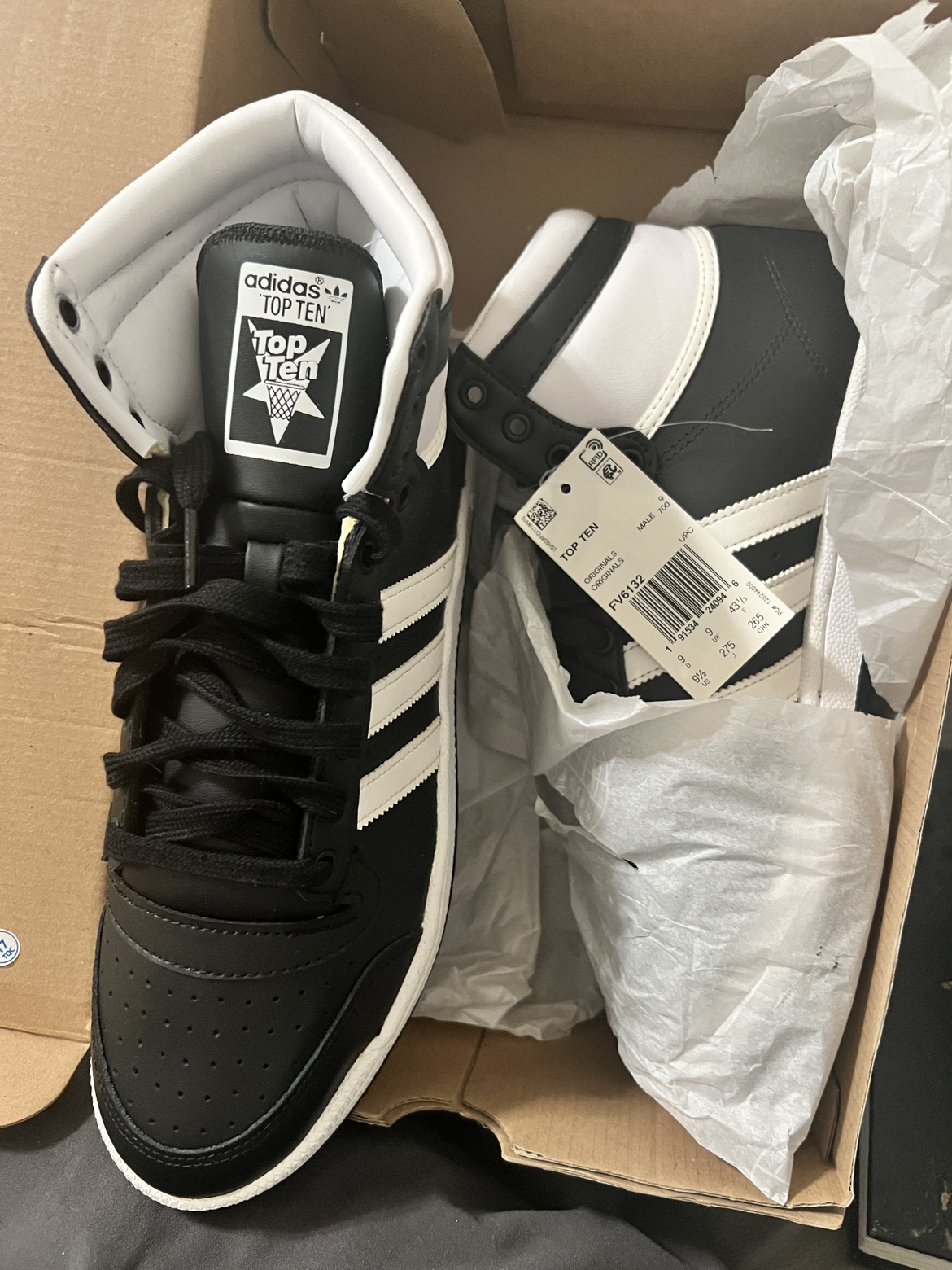 Adidas sneakers - photo 2