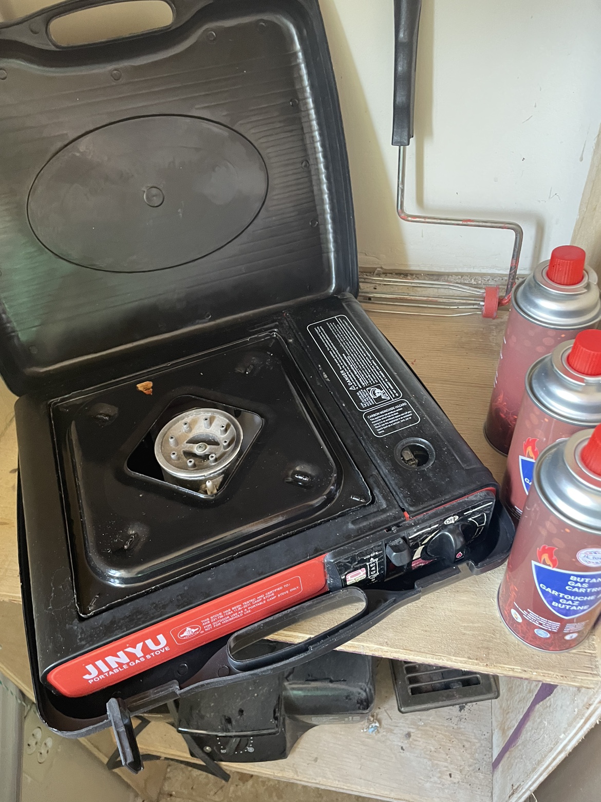 Jinyu Portable Gas Stove with 3 full butane can - photo 4