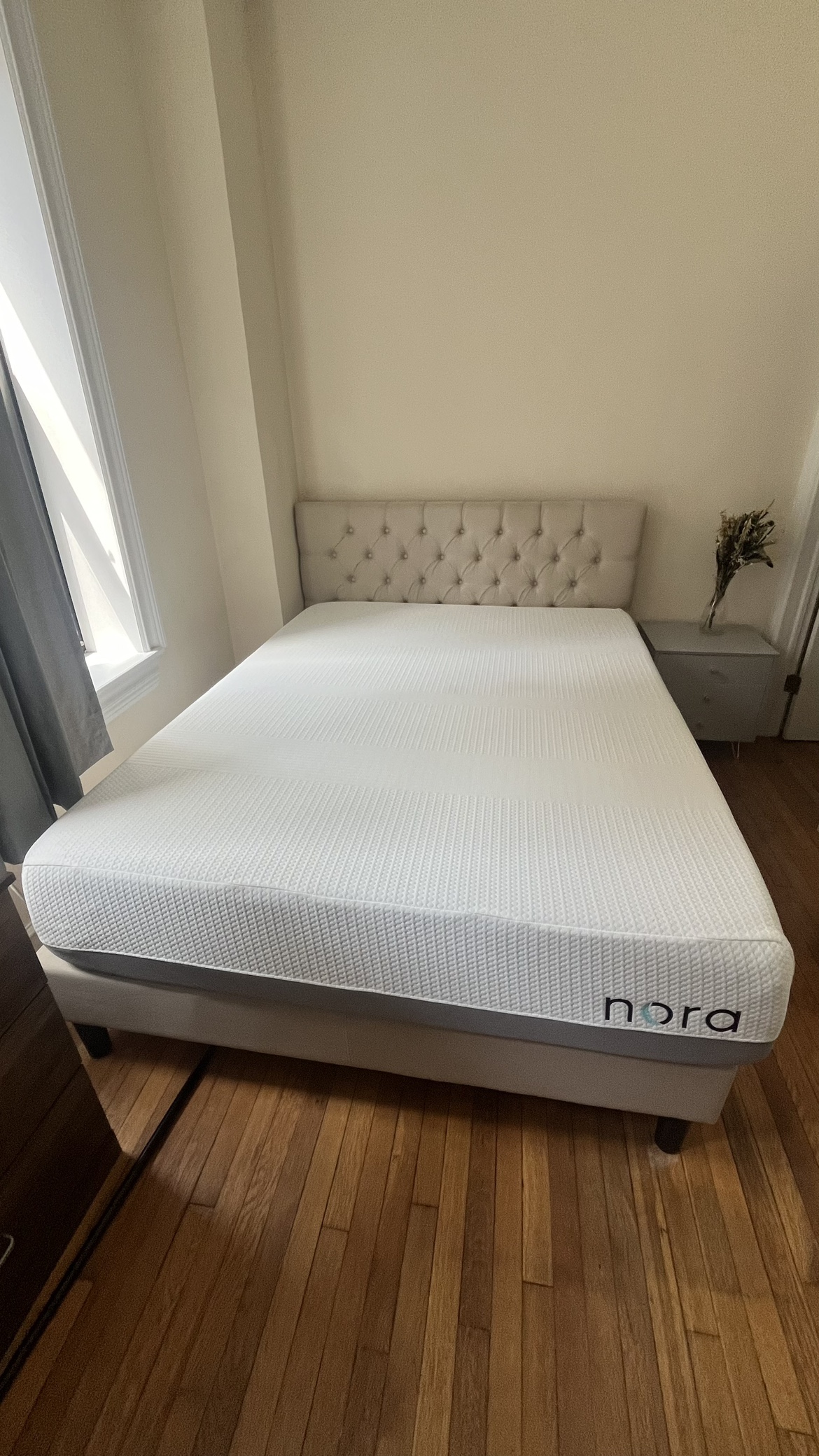 Queen bed frame - photo 4