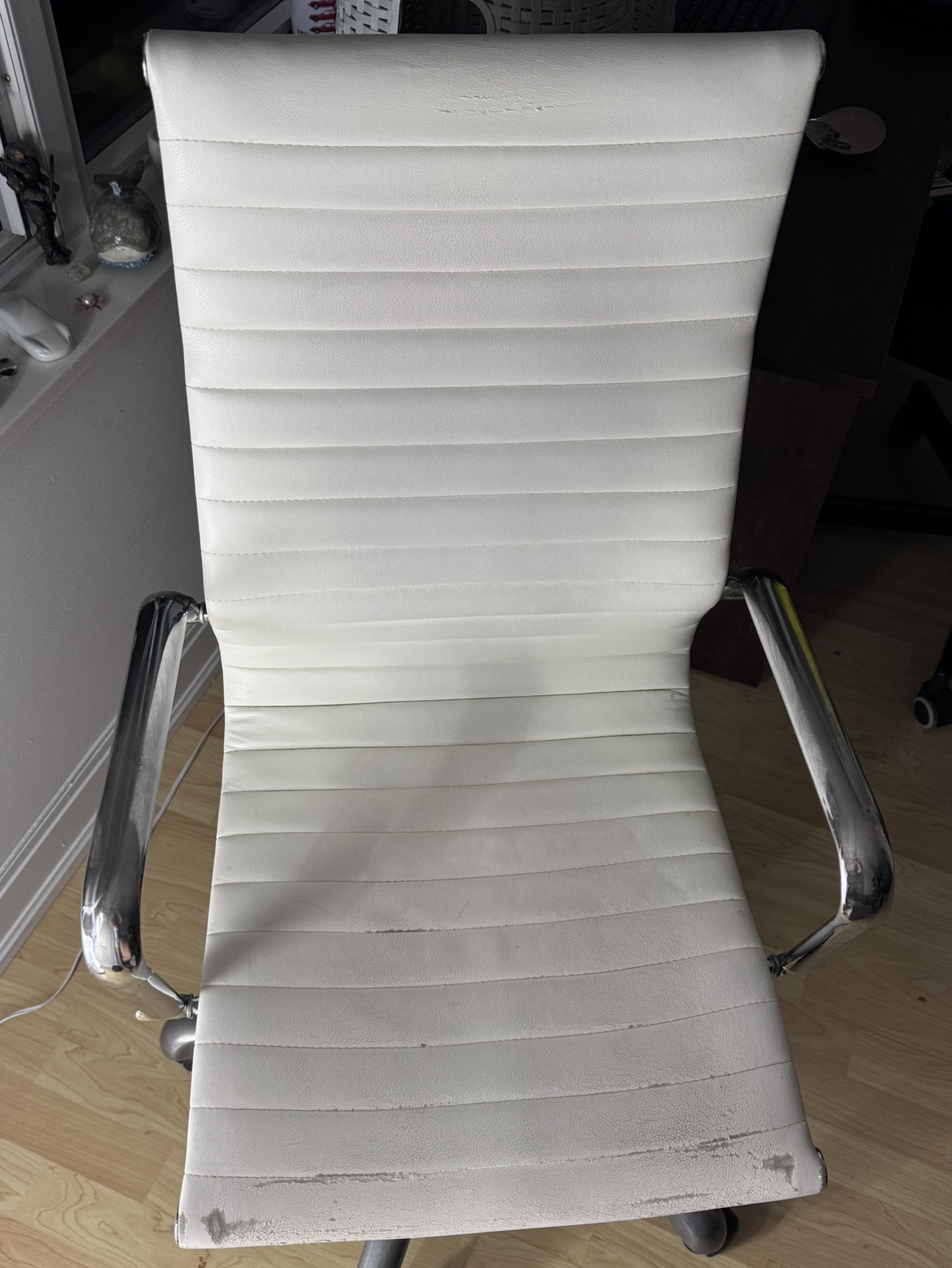 White Office Chair image indicator(3)