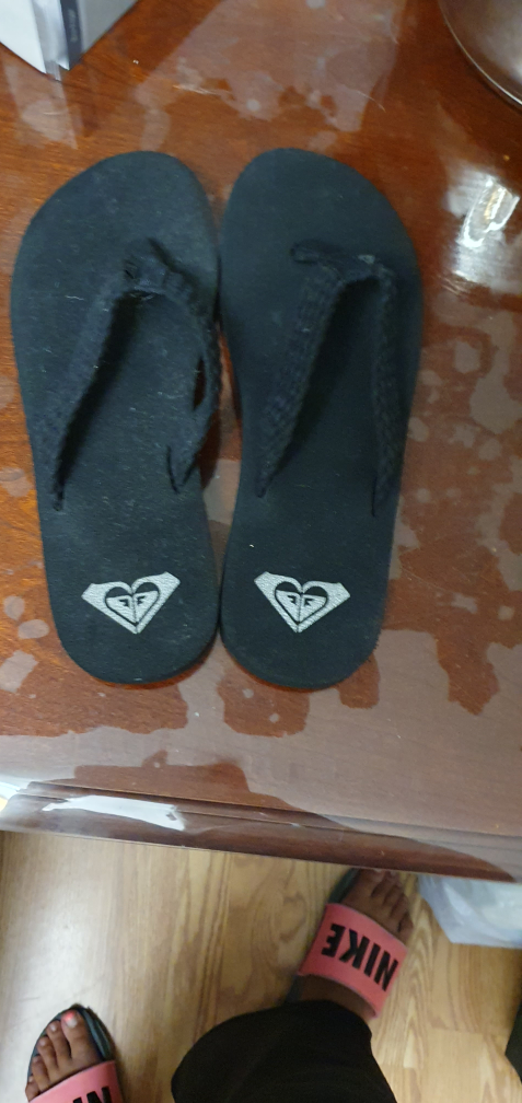 Quiksilver Black Flip Flops Size 10 thumbnail