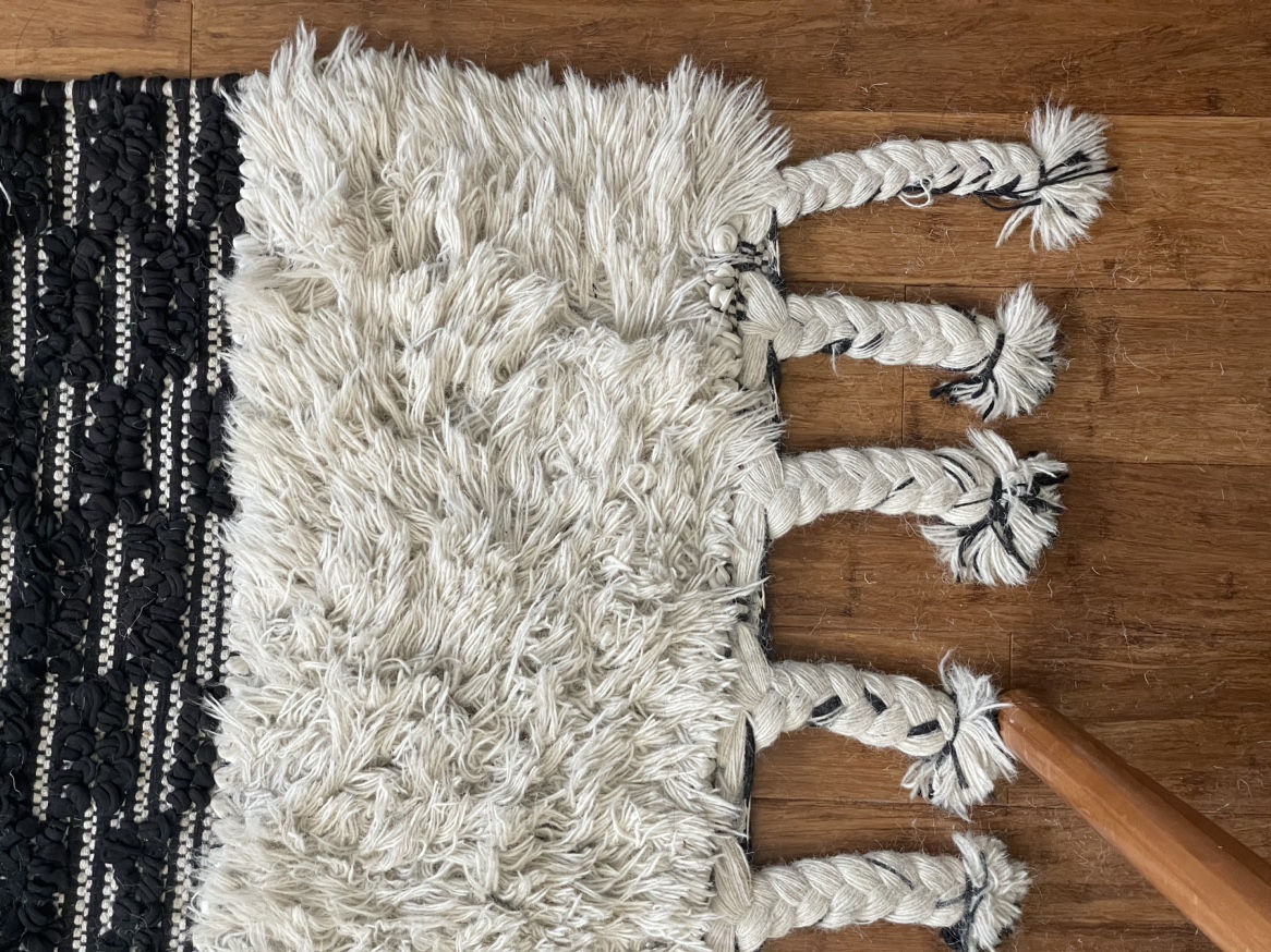 Black and white rug 8.5 x 12 feet - photo 3