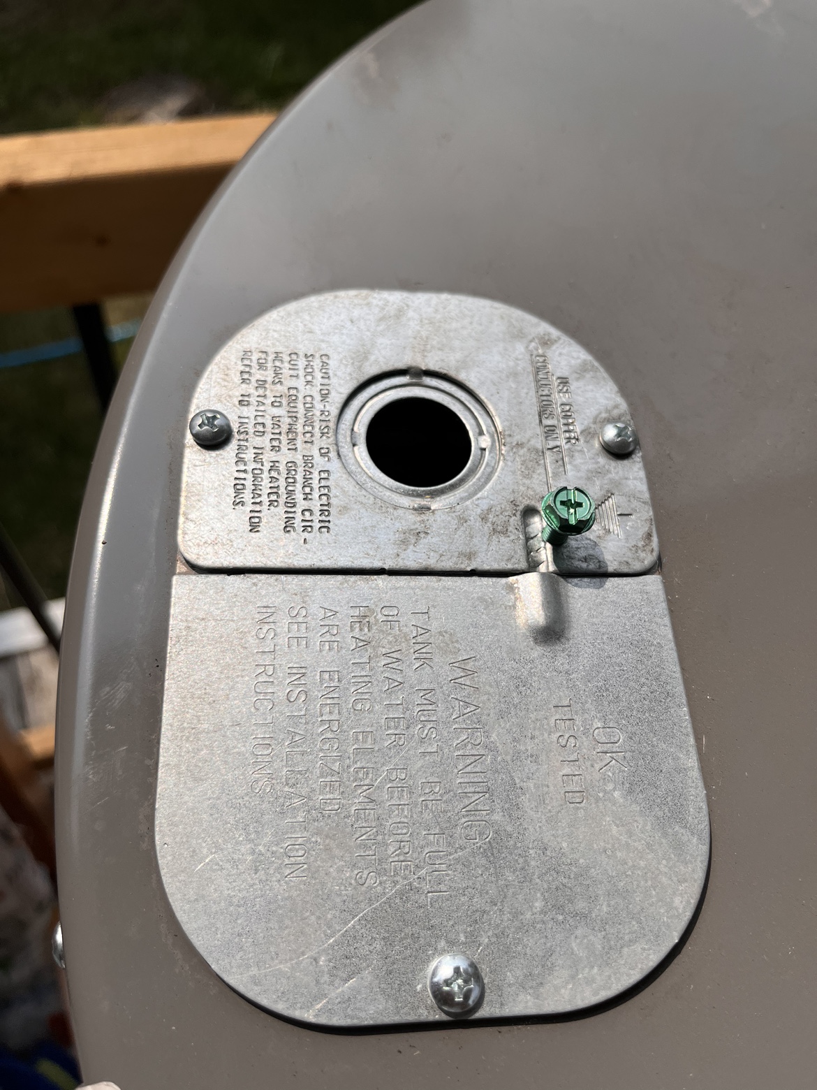 Electric Hot water tank - photo 2