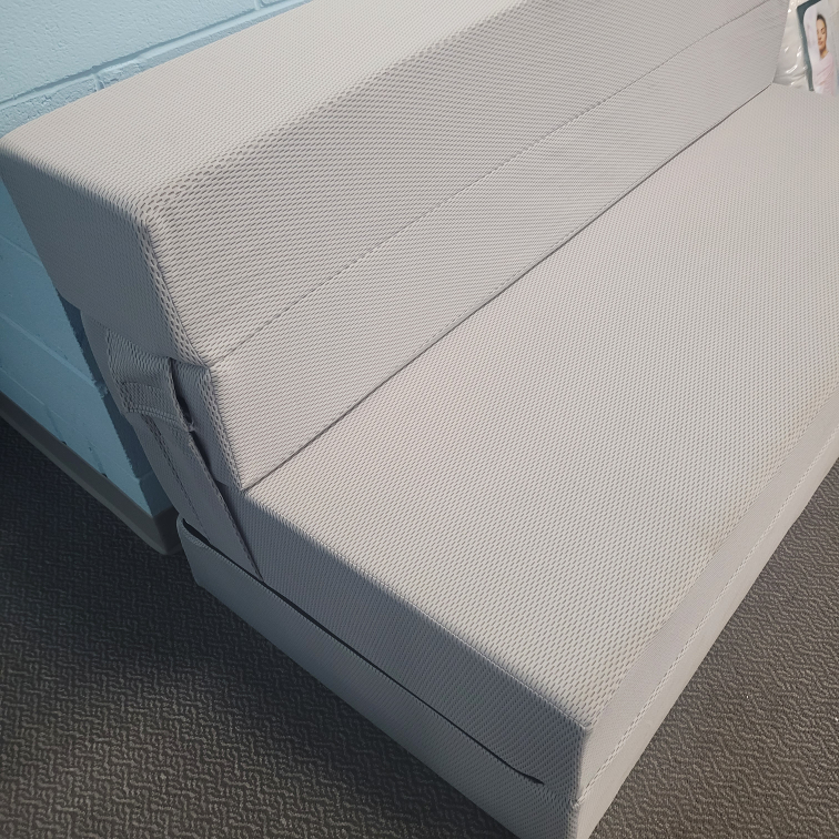 Fold-out Futon Poly Couch - photo 2