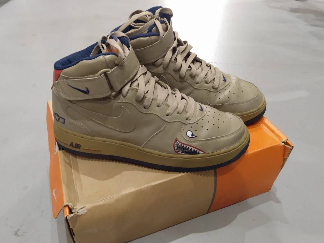 Nike Tuskegee Air Force 1 Mid 10.5 image indicator(2)