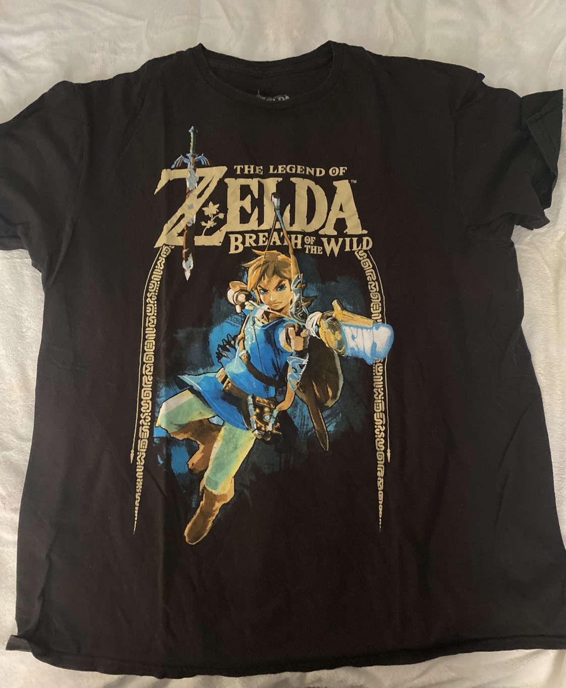 Legend of Zelda shirt XL