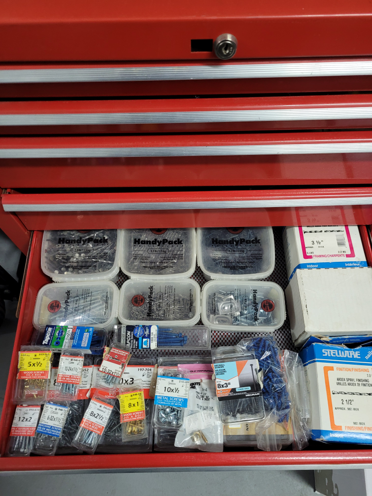 Assortment of Screws & Nails image indicator(3)