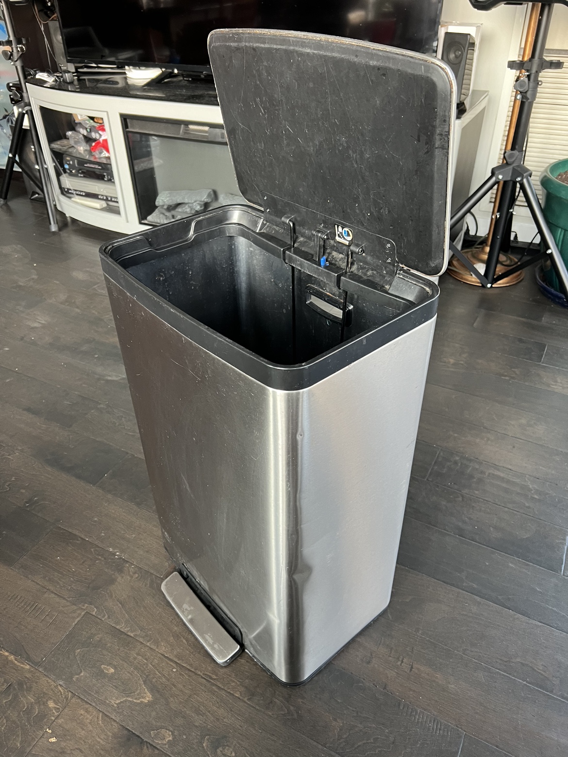 12G Retangular Step Garbage Can thumbnail