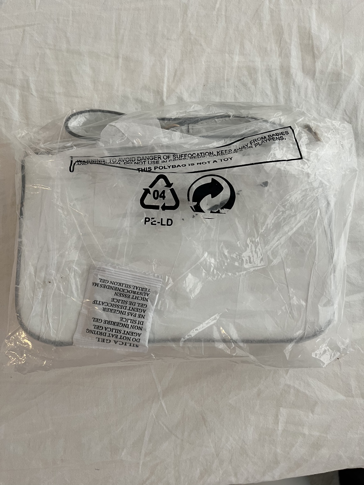 NEW Croc pattern white shoulder bag image indicator(3)