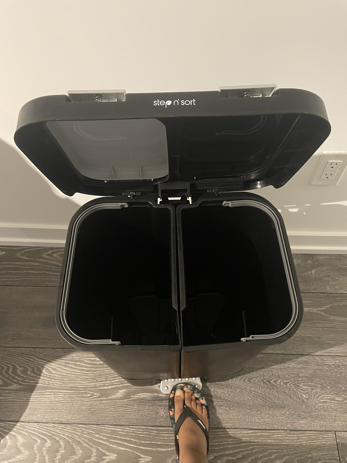 Step N' Sort Dual Compartment Trash & Recycling Bin - photo 2