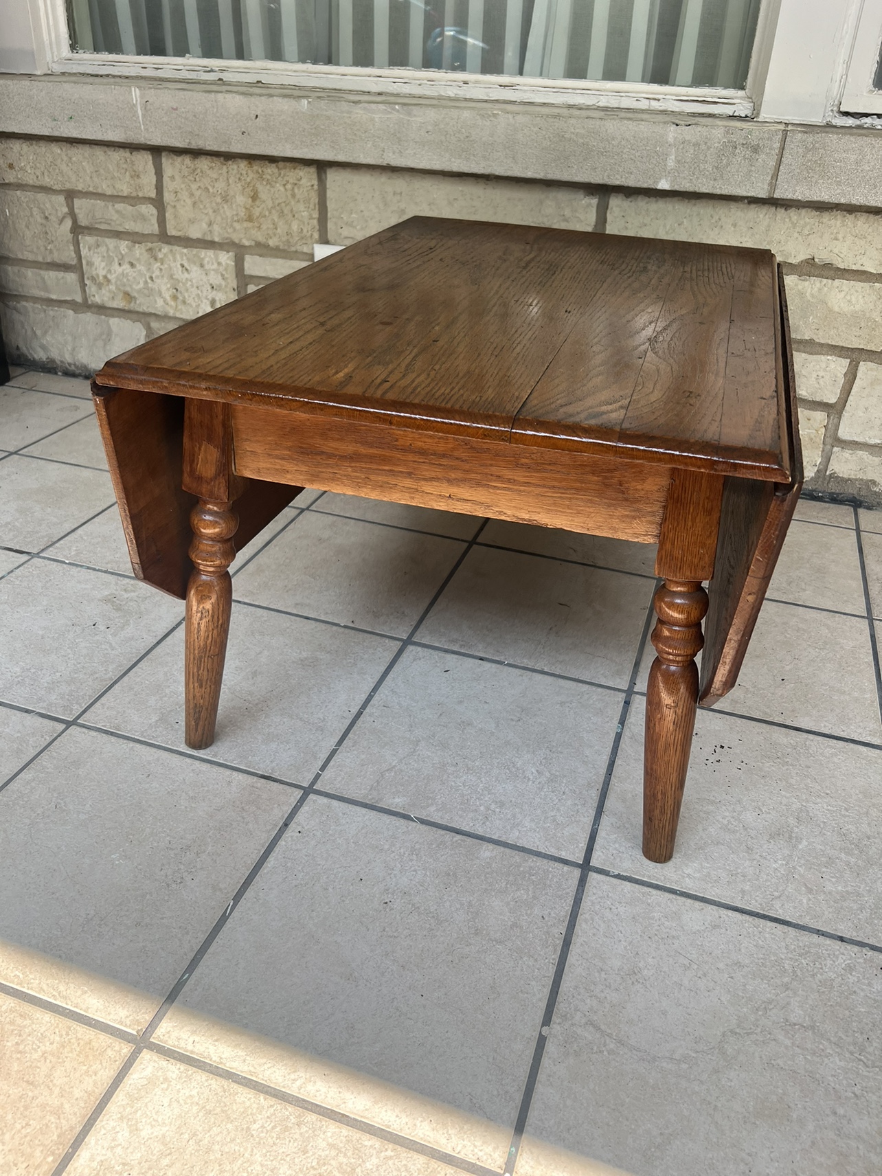 Coffee Table w:drop leaves