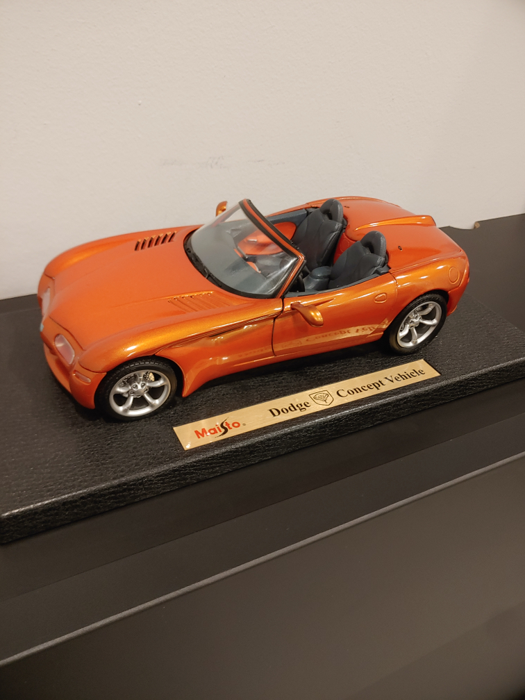 Maisto 1/18 Dodge concept vehicle (RARE) thumbnail