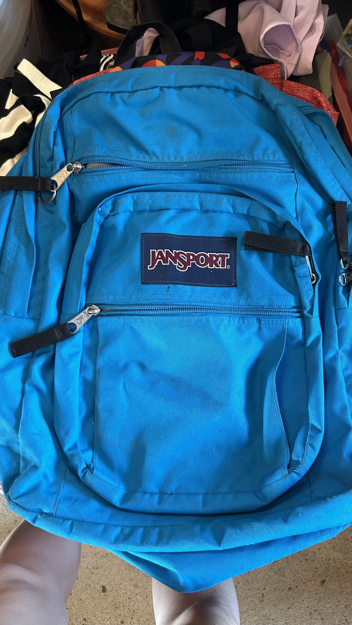 Three Backpacks image indicator(3)